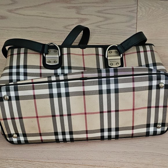 BURBERRY PURSE - Picture 3 of 7